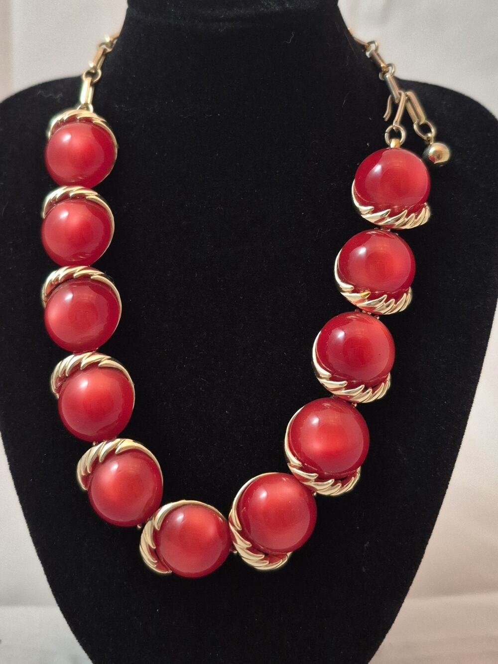 Vintage Coro Red Moonglow Cabochon Necklace Gold Tone Signed Mid Century